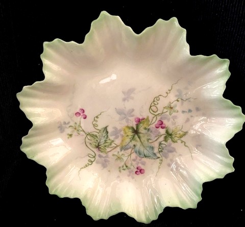 Star Dish Ivy Decxoration by Gertrude Johnstone 2nd Black
